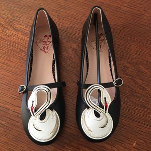 Modcloth Banned Swan Maryjanes